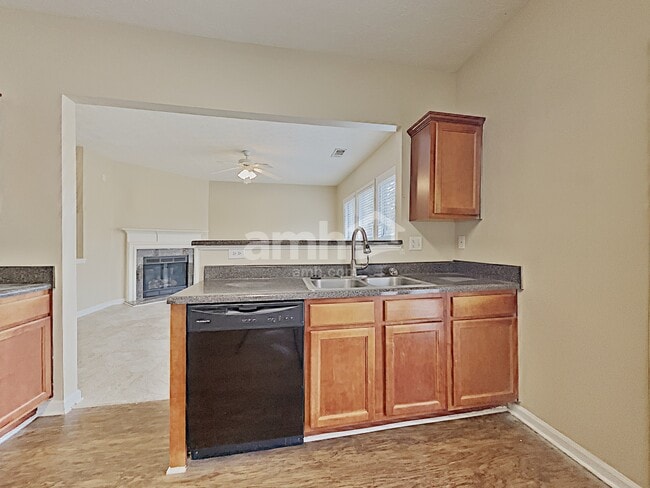 Photo - 1706 Chinaberry Ct