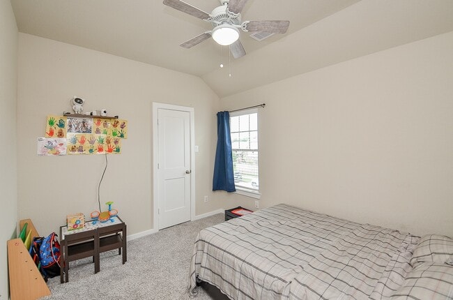 Photo - 6807 Vista Ledge Dr