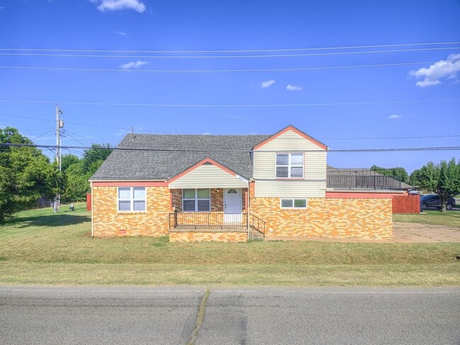 Building Photo - Charming Hone + Balcony + Centrally Locate... Rental