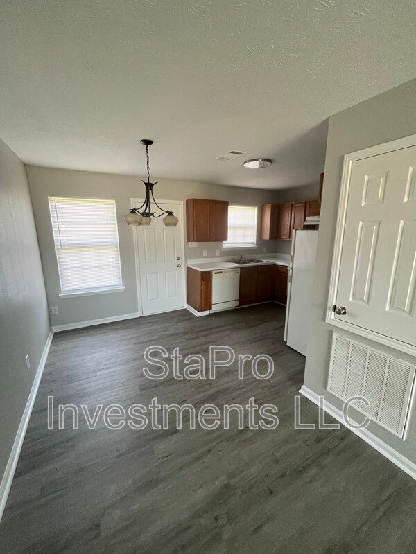 Photo - 120 Village Pl