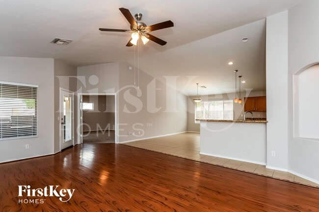 653 S Parkwood