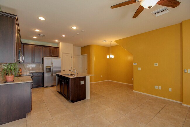 2418 E Blue Diamond Dr