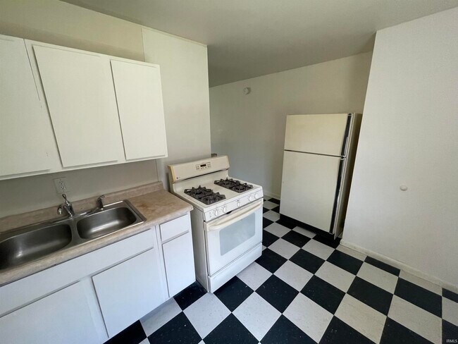 Photo - 5229 S College Dr