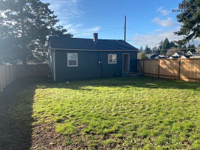 Building Photo - Charming Rambler 2-Bedroom Home with Fully Fenced Yard in Bremerton!