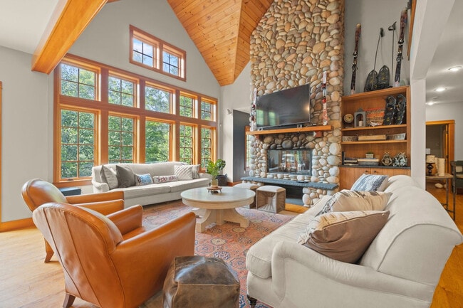 Photo - 28 Yellow Birch Cir Unidad ID1262032P