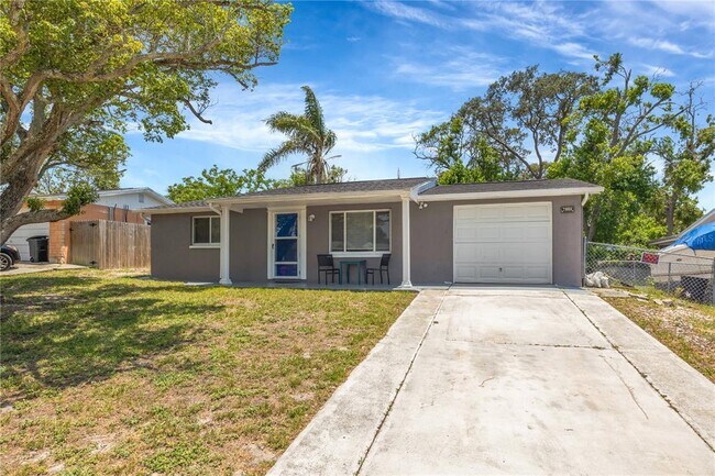 Photo - 7804 Niagara Dr