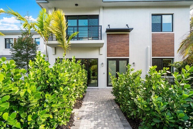 Building Photo - 2211 Florida Blvd Rental