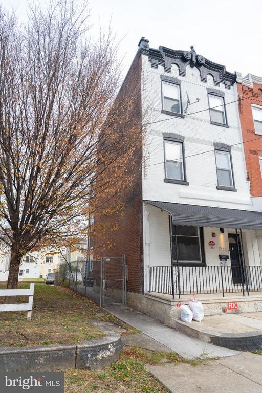 Building Photo - 723 N 40th St