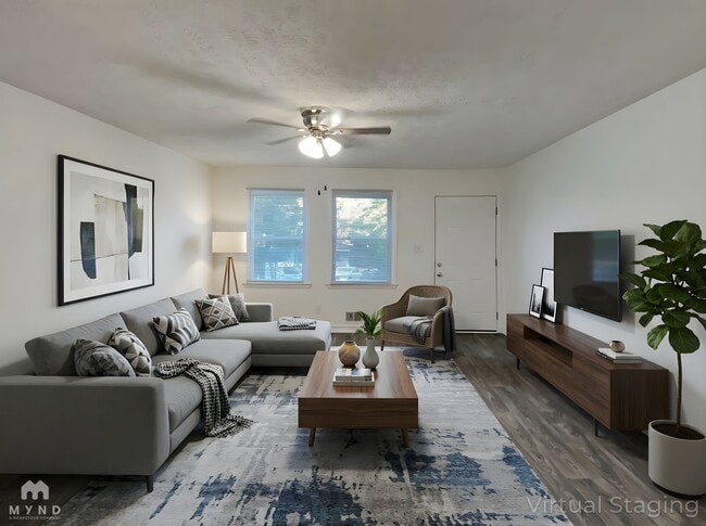 Photo - 605 Cedar Ave NW