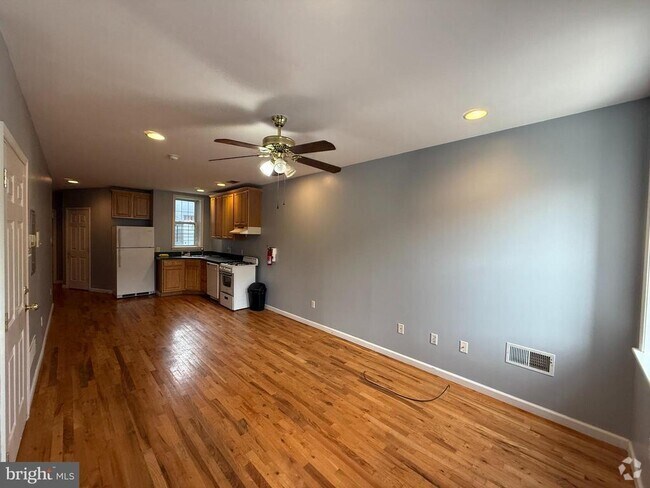 Building Photo - 1543 W Thompson St Unit 1 Rental