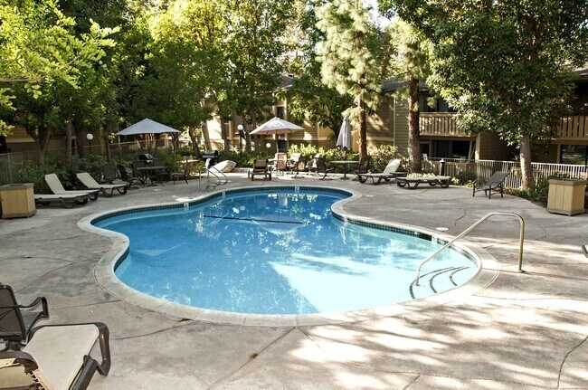 River Oaks Apartments