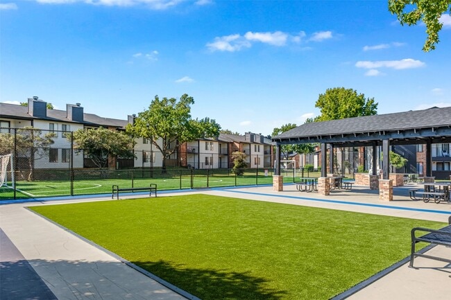 Building Photo - 4600 W Pioneer Dr Unit 474