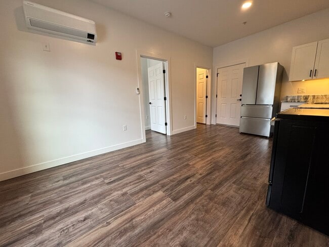 86 Main St