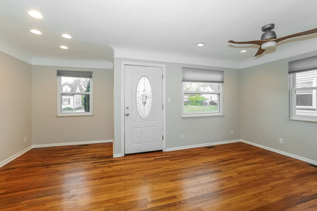 Photo - 4914 Lincoln Ave