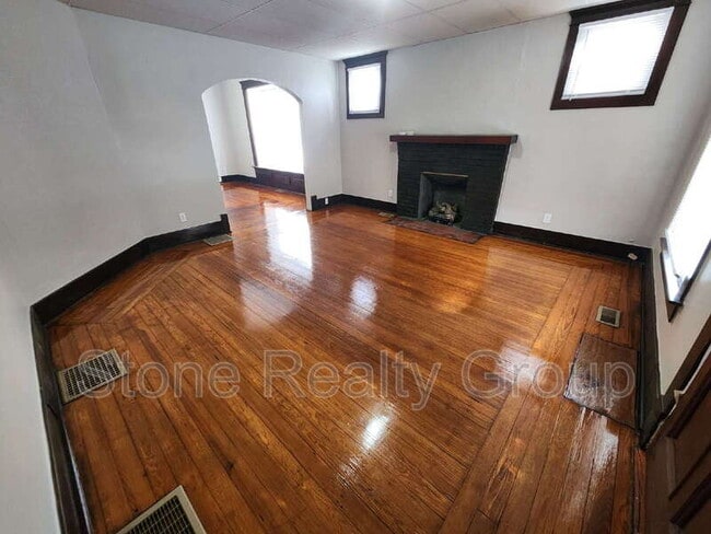 Photo - 731 Walnut St