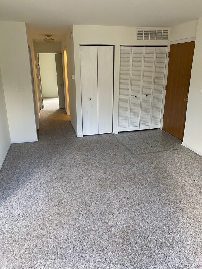 Photo - 718 Crescent Ct Unit 718 Crescent Ct,  B2