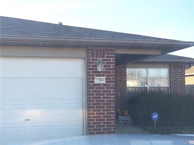 Building Photo - 2780 Carondolet St