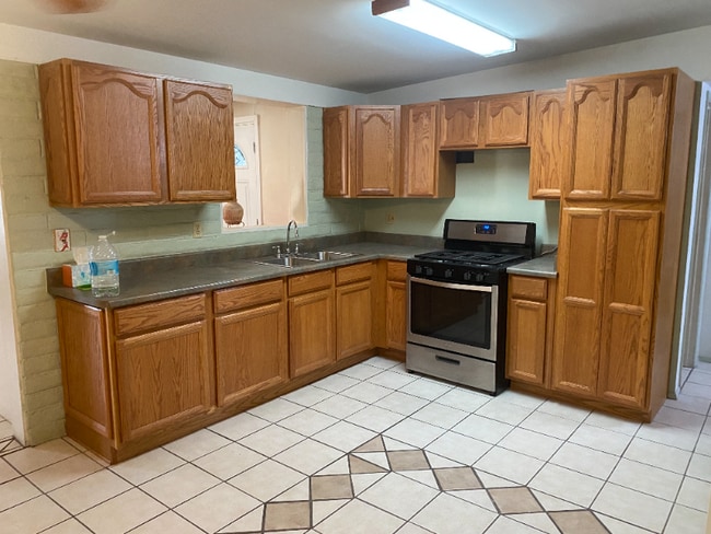 Photo - 1021 W Edgewater Dr