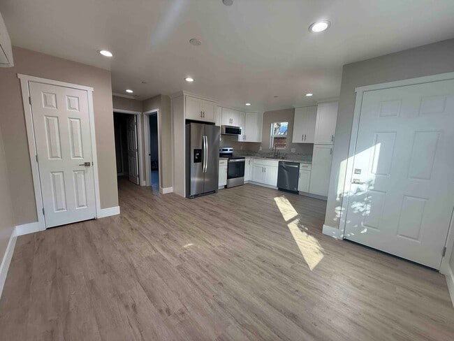 Building Photo - Brand New 1 Bedroom In Tahoe Park