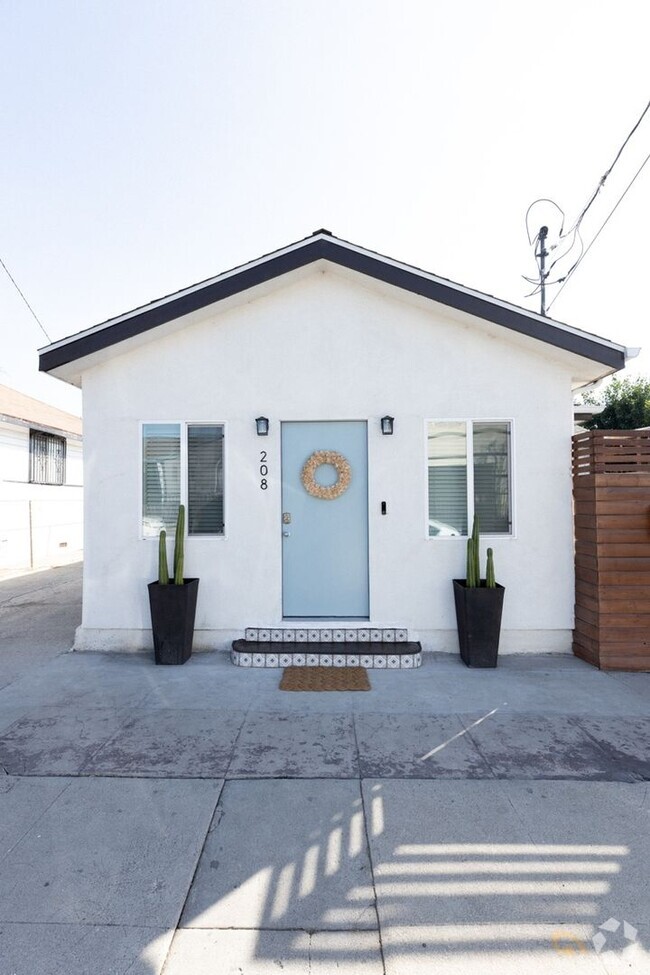 Building Photo - Charming 2BR House in Los Angeles
