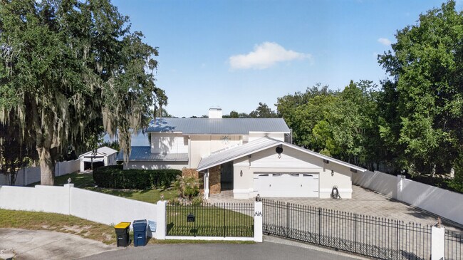 Photo - 414 Somerset Dr