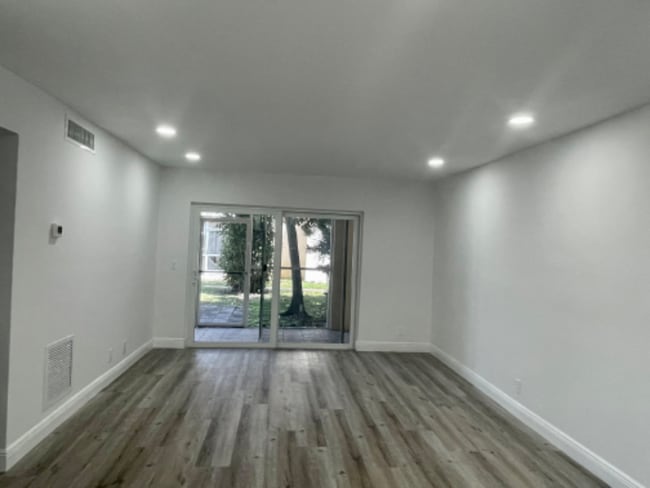 Photo - 630 NW 13th St Unit 18