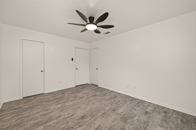 Photo - 5615 Beechnut St