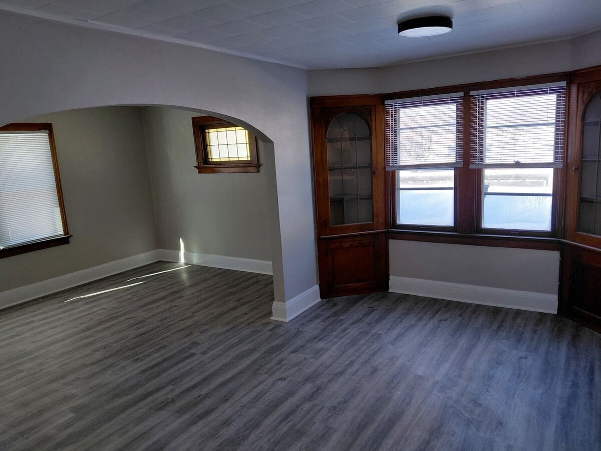 1412 N 68th St 6 unit - 1412 N 68th St 6 unit