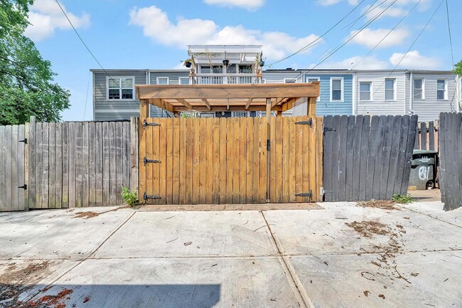 Photo - 639 20th St NE