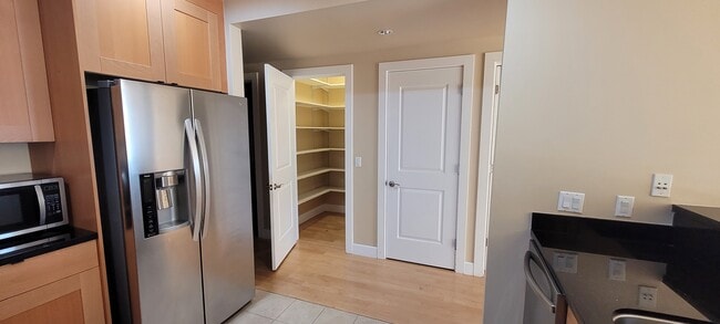 pantry off kitchen - 760 27th Ave Unit 760