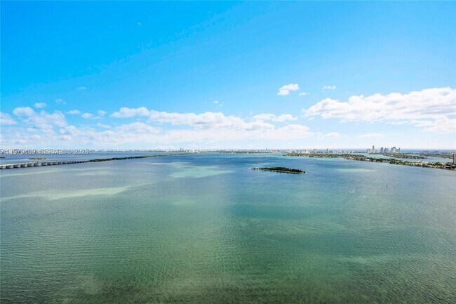 Building Photo - 700 NE 24th St Unit 3106