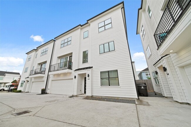 Building Photo - 2510 Gray St