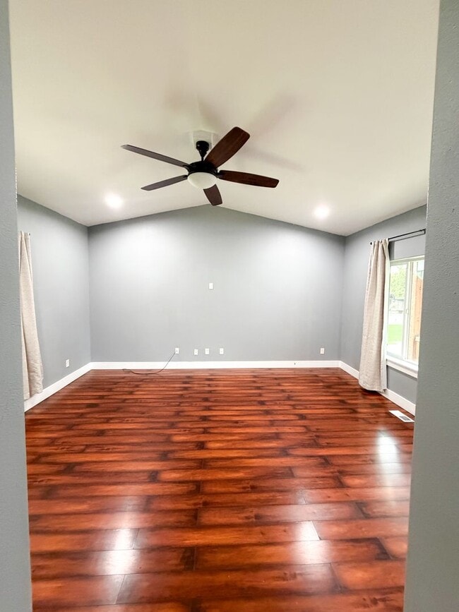 Photo - Beautiful 3 Bedroom Home in North East Salem