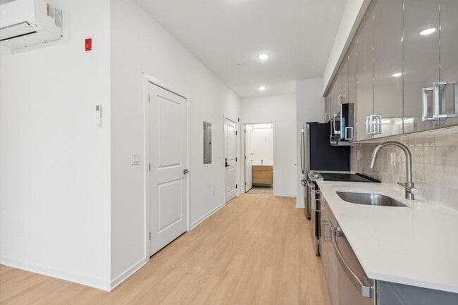 Photo - 245 N 12th St Unidad 3