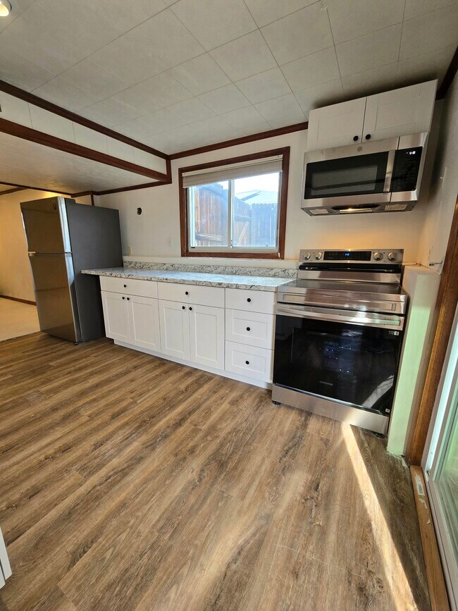 13390 W 8th Ave Unit Garde Apartment