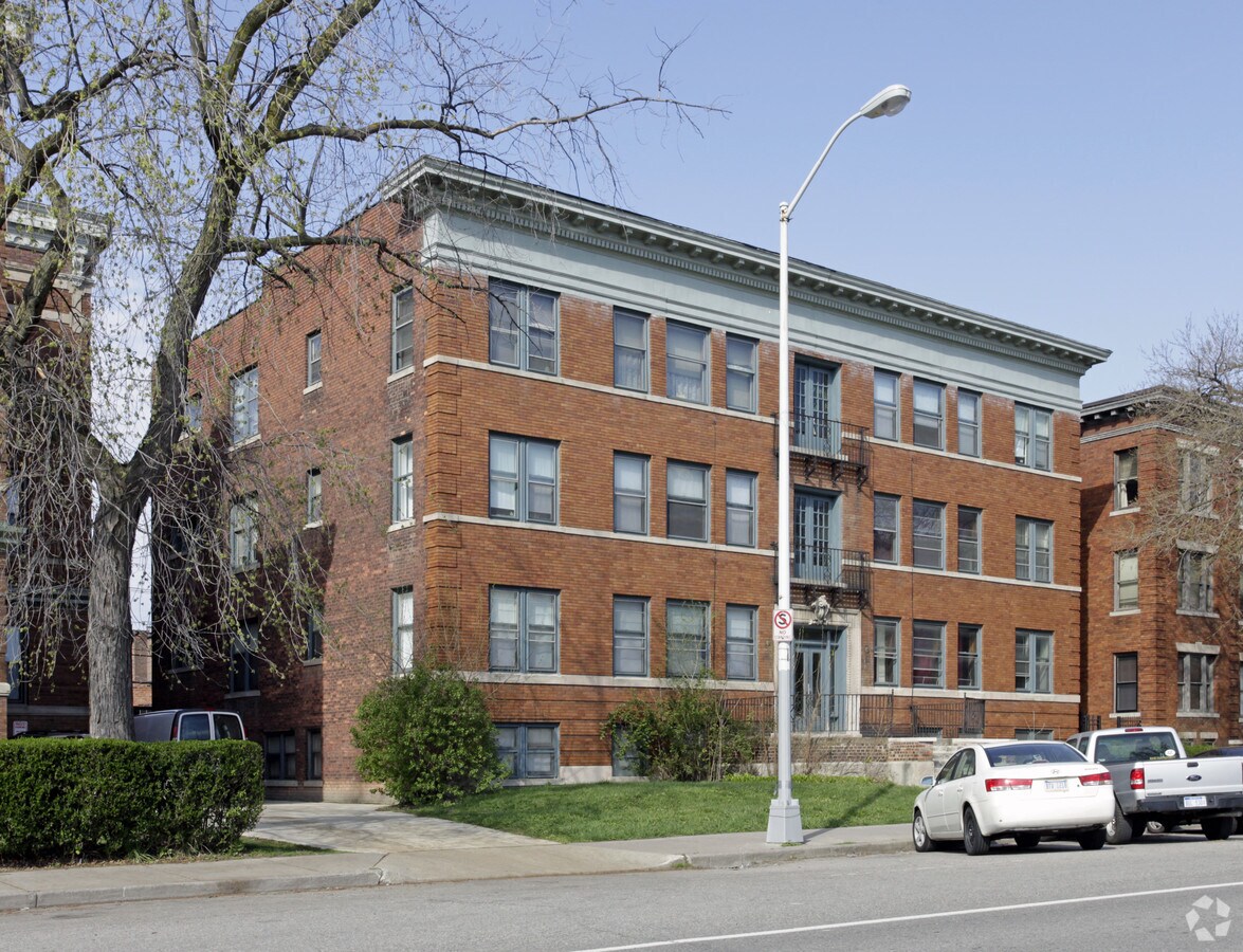 The LaBelle - The LaBelle Apartments