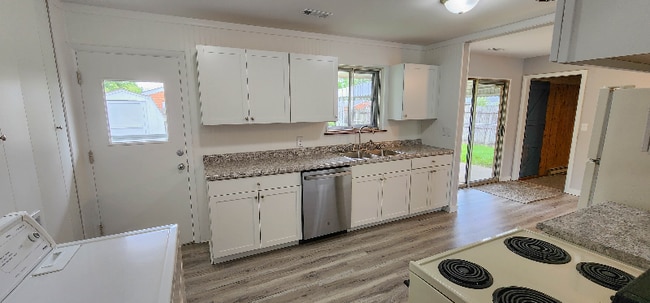 Photo - 500 W Ford Ave