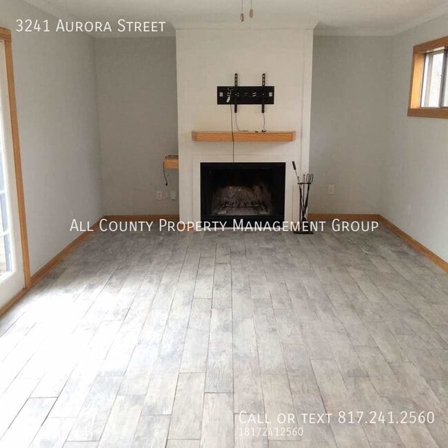 Photo - 3241 Aurora St