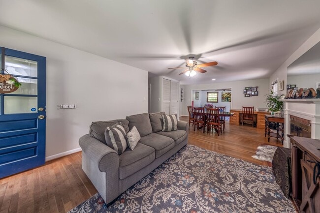 Photo - 134 Berkeley Ln