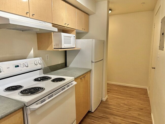 Photo - Beautiful condo w/garage space in desirable Belltown! Available 6/10/2026! Unit 420