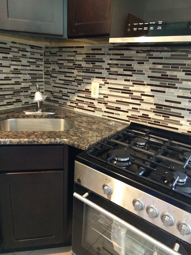 Apartamento tipo estudio - 2do piso - 1350/mes - Rosewood Gardens