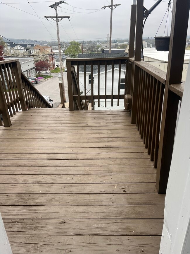 cubierta trasera - 739 N George St Unidad 2