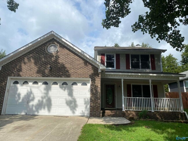 Building Photo - 208 Shadowbrook Ln NE Rental