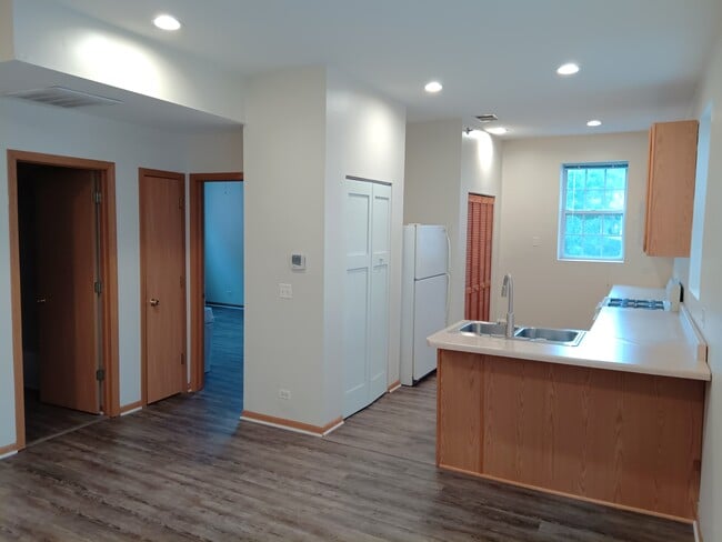 Photo - 601 N Milwaukee Ave Unit C