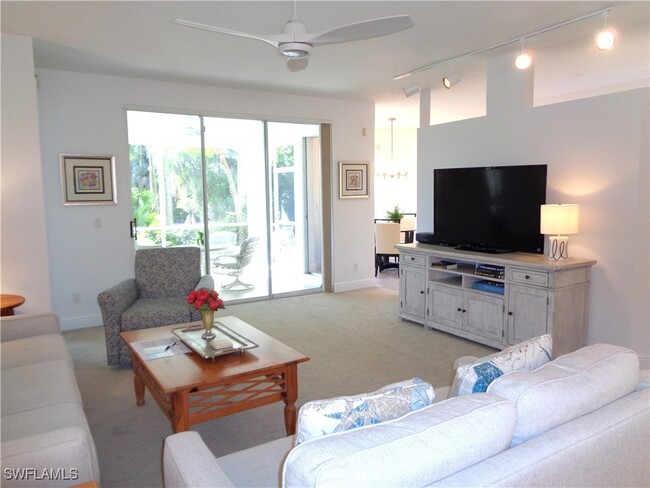 Building Photo - 515 Laguna Royale Blvd Unit 102