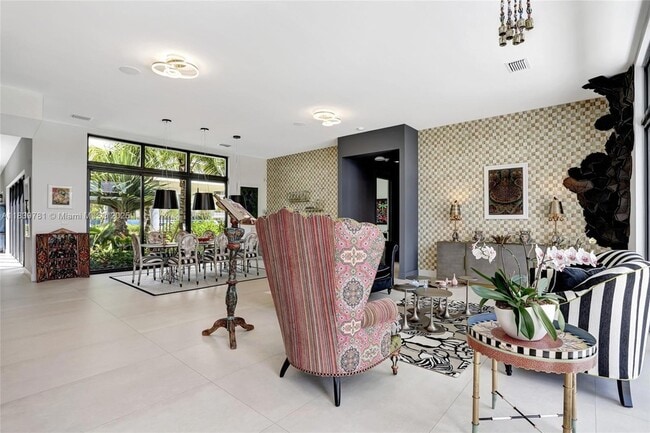 Photo - 16709 Botaniko Dr N