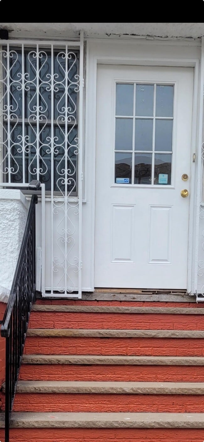 Photo - 163 Jewett Ave