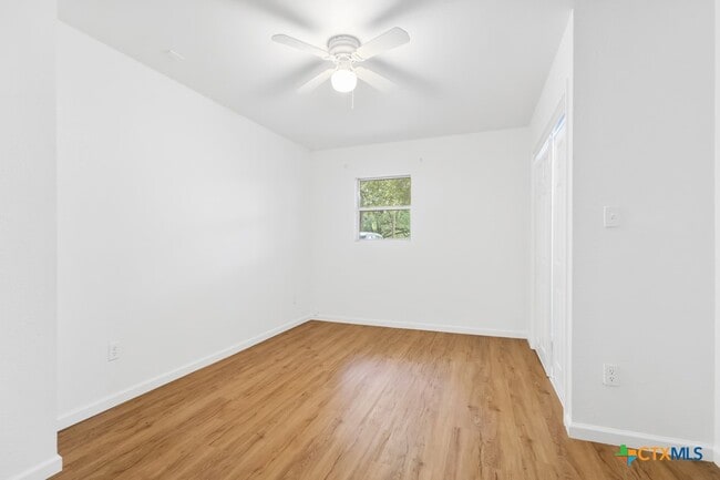 Building Photo - 761 Whippoorwill Dr
