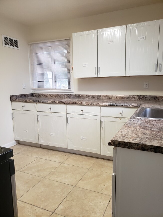 Photo - 1218 E Uintah St Unit Upper