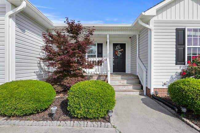 Photo - 301 Pine Ridge Ln